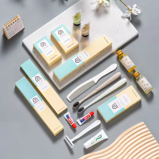 Customized Logo Bath Amenities Set Dental Kits Hotel Guest Suppliers Disposable Hotel Toiletries Kit
