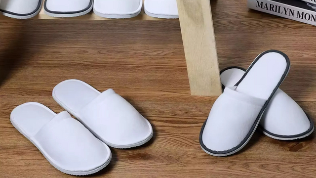 Closed Toe Spa Slippers_1578_887.jpg